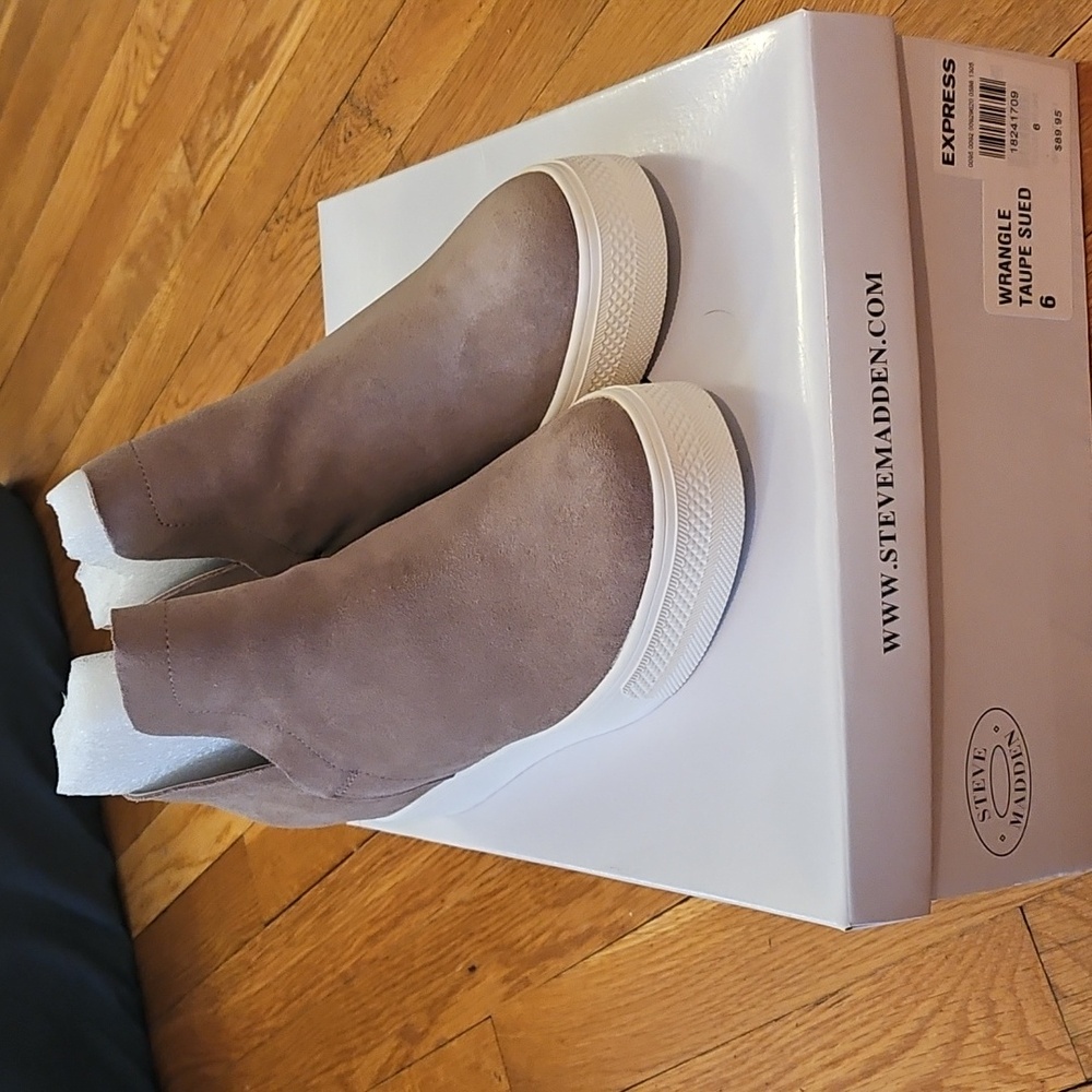 Steve Madden Taupe Suede Shoes